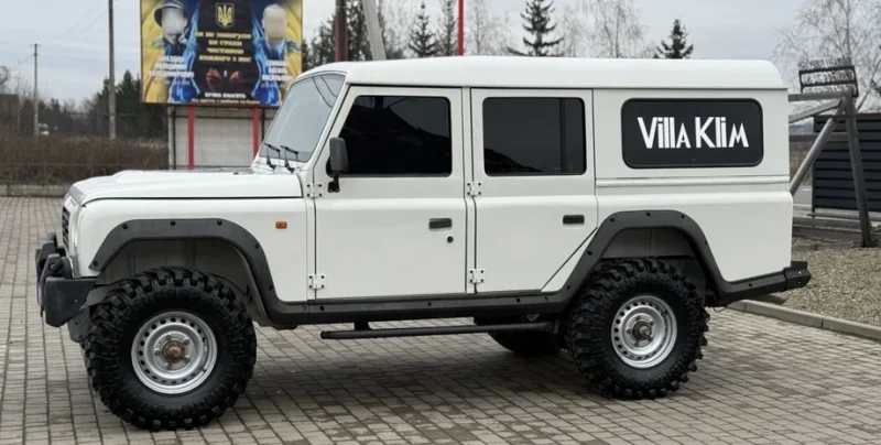 У Івано-Франківську на продаж виставлено унікальний позашляховик Santana PS-10, випущений у 2004 році. Ця модель є рідкістю на українських дорогах, оскільки в країні зареєстровано лише кілька таких автомобілів.