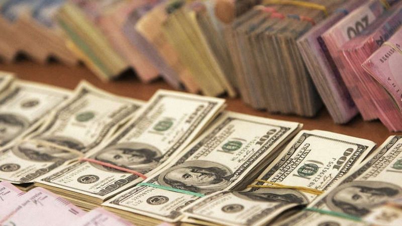 Прогнози щодо курсу долара та євро на фоні політичних змін