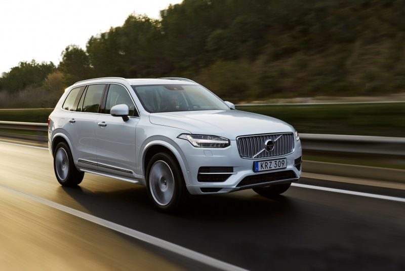 Volvo сотні тисяч машин у США