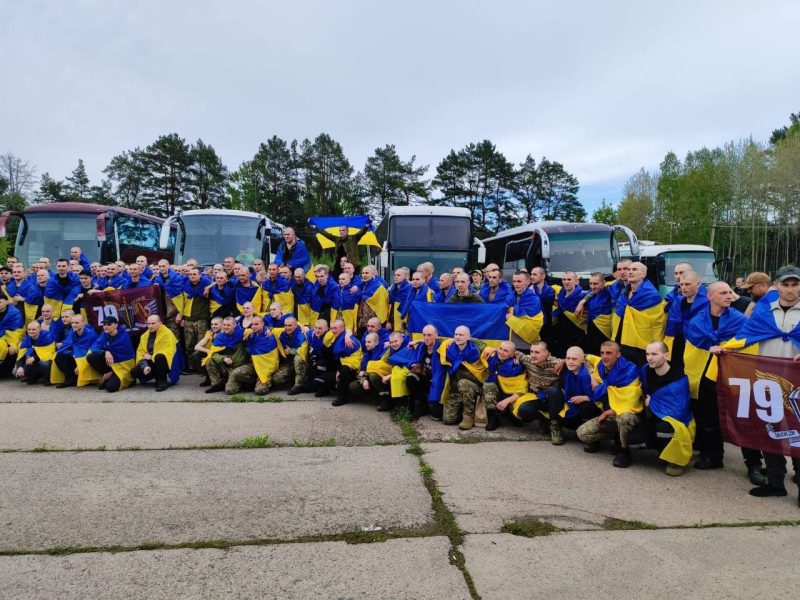 З полону повернули 205 українських захисників