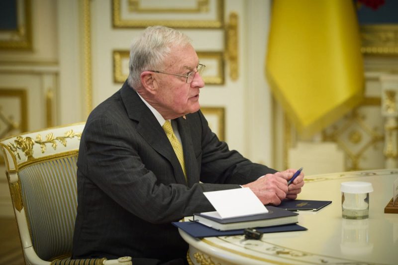 Кіт Келлог і українські еліти: що обговорювали за зачиненими дверима