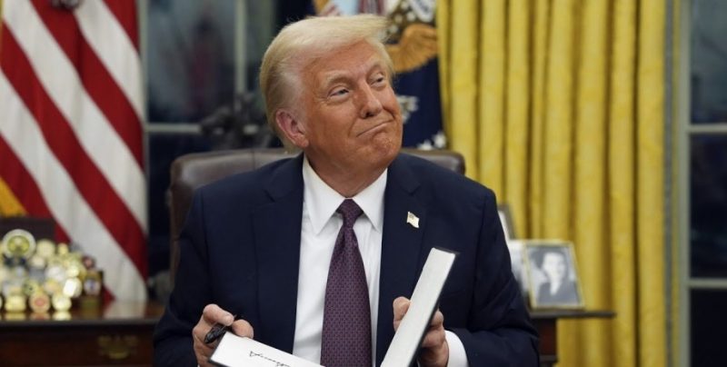 Конгрес США з’ясовує, куди зникли майже мільярд доларів з бюджету