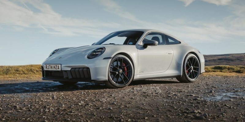 Porsche відмовляється від самостійного виробництва батарей для електромобілів