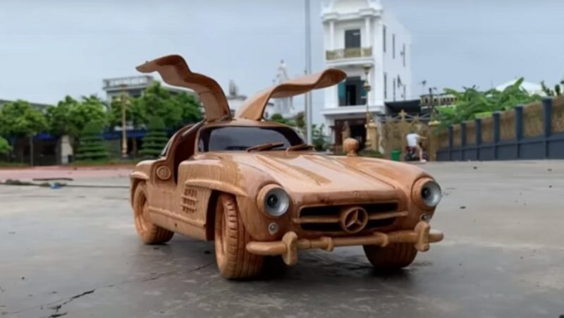 У Франції створили Mercedes 300 SL Gullwing з дерева У Франції створили Mercedes 300 SL Gullwing з дерева