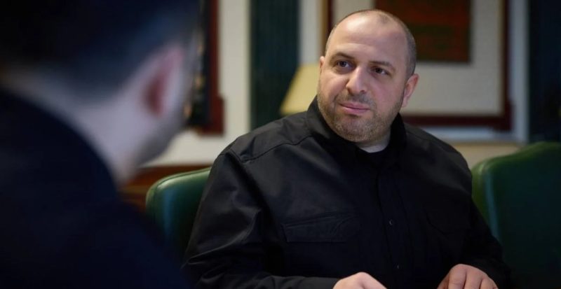 НАБУ допитало секретаря РНБО Рустема Умєрова у справі Міндіча