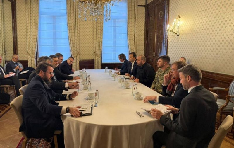 Новий раунд переговорів у Маямі: що обговорюватимуть Україна і США