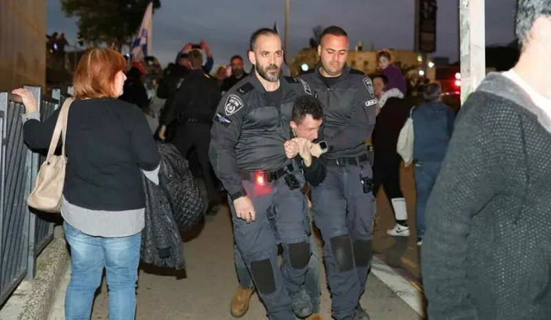 Антивоєнні протести в Ізраїлі: поліція розганяє демонстрантів